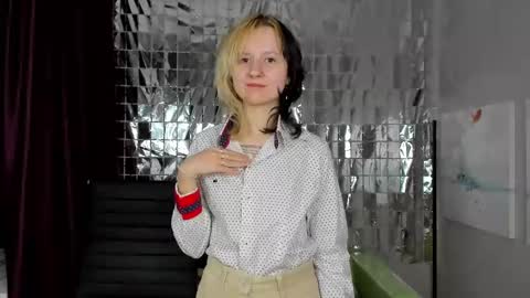 girl_next_doorr online show from January 3, 6:24 pm