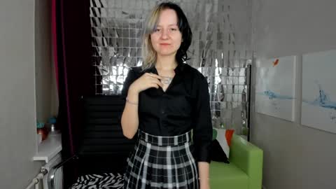 girl_next_doorr online show from February 7, 11:56 am