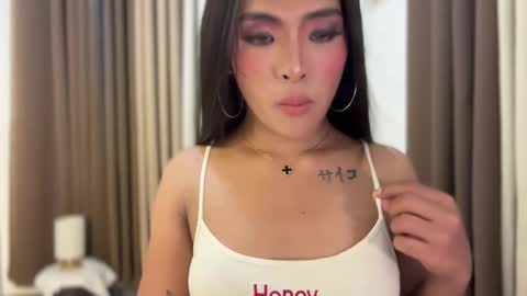 queen ronna online show from March 27, 8:26 am