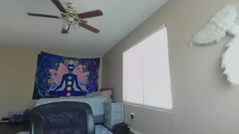 Jasmine online show from June 18, 4:01 pm
