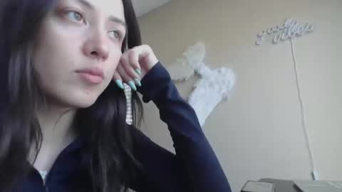 Jasmine online show from June 10, 6:07 pm