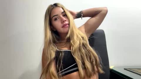 Snapshot of girlpinkxx chatting on October 25, 11:38 pm girlpinkxx online show from October 25, 11:38 pm