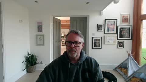 girlsandbikes online show from November 13, 1:58 pm