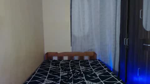 Snapshot of girlsweet_enise69xxx chatting on December 1, 4:32 pm Mynameisenise online show from December 1, 4:32 pm