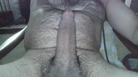 Snapshot of girthyhunguy chatting on February 4, 2:17 am girthyhunguy online show from February 4, 2:17 am