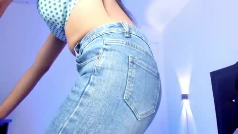 Gisell online show from April 10, 1:49 pm