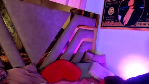 . Gisel Reyes . online show from December 14, 6:41 pm