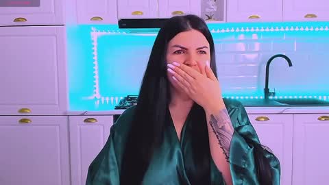 Giulia online show from April 7, 3:52 am