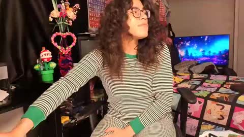 glaceon9 online show from February 27, 7:58 pm