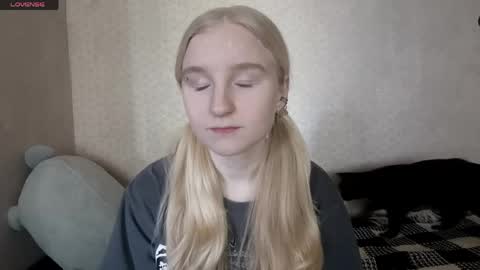 Laura online show from May 4, 9:05 am