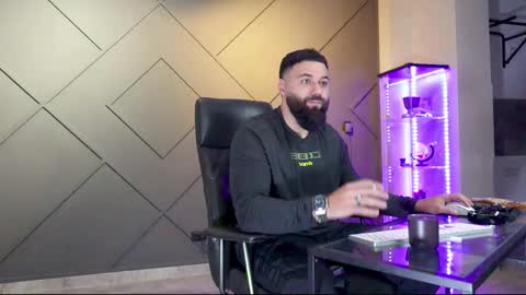 Matthew .. for short call me Matt online show from February 28, 3:37 am