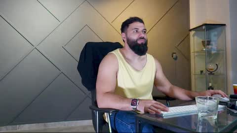 Matthew .. for short call me Matt online show from February 25, 5:08 am