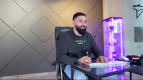 Matthew .. for short call me Matt online show from February 27, 6:57 am