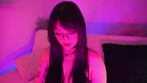 Mimi online show from March 4, 8:50 pm