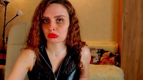 Gloria Wood online show from March 1, 10:31 pm