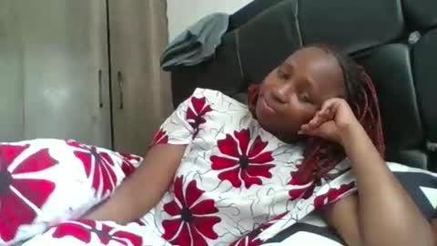 glossybae online show from October 17, 9:57 am