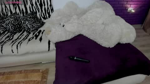 Mia online show from May 15, 5:31 pm