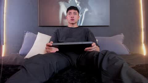 steven online show from December 28, 6:18 pm