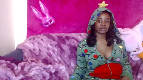 Snapshot of goddess_aaliyah chatting on December 13, 8:30 am goddess_aaliyah online show from December 13, 8:30 am