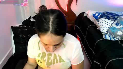  Naih Reyes online show from April 25, 4:58 am