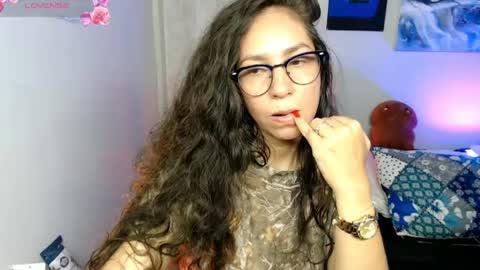  Naih Reyes online show from April 23, 5:26 am