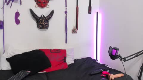 Abril online show from February 25, 6:00 pm