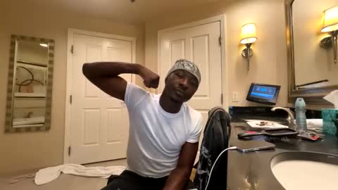 goldenapo online show from March 3, 4:08 am