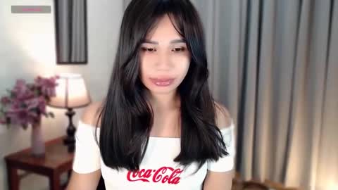 its me GoldenCleo  online show from February 6, 5:05 pm