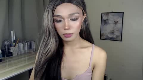 Lily is Gold online show from November 5, 5:09 am