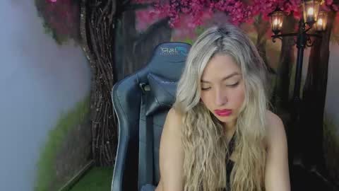 goldenmusee online show from January 13, 1:52 pm