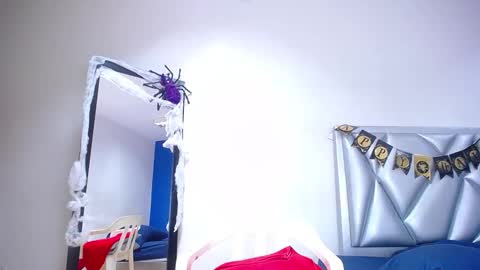 goldenn_ass1 online show from October 17, 4:38 am