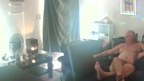 goldyguy011 online show from February 6, 11:51 pm