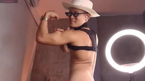 goliat__ online show from May 14, 2:10 am