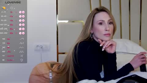 gooodgirlhere online show from March 7, 7:05 pm