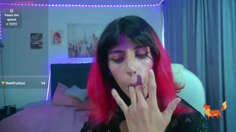 goth_minerva online show from April 3, 2:24 pm