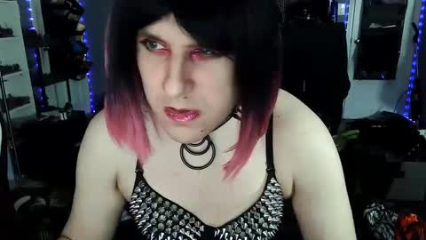 Victoriana online show from December 30, 1:47 pm