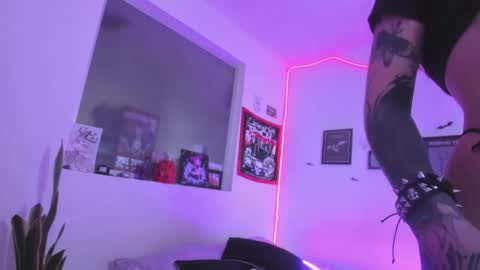 hi my name is Elizabeth nice to meet you online show from April 15, 7:58 pm