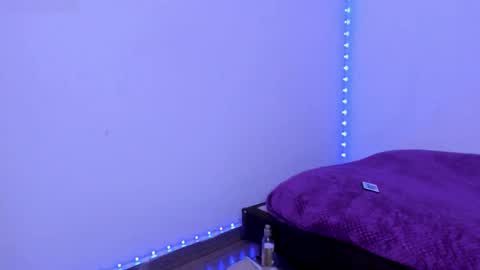 Laia  online show from November 21, 9:57 pm