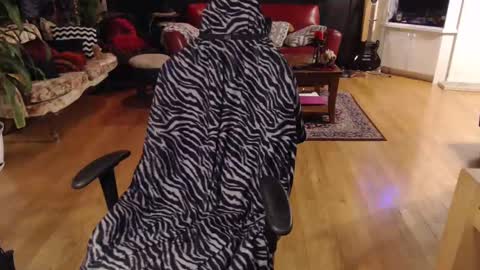 Hezra online show from February 7, 1:47 am