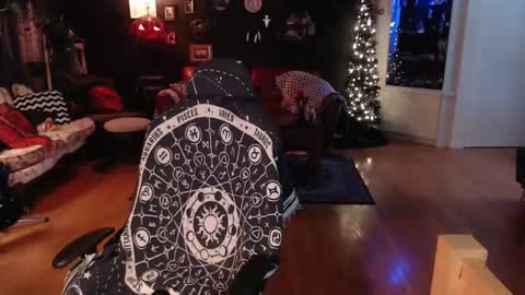 Hezra online show from January 26, 8:45 pm