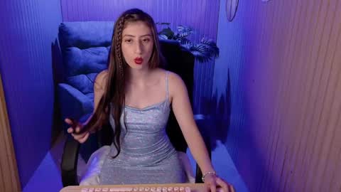  Gracie  online show from April 17, 7:05 pm