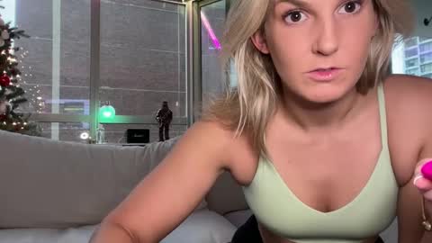 Gracie Mae online show from February 3, 9:29 pm