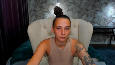 Anna online show from March 28, 8:27 am