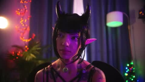 grayce blossoms24 online show from December 13, 8:04 pm