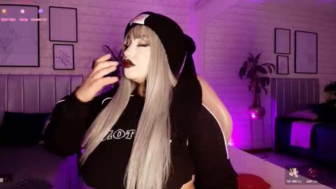   online show from September 25, 7:21 pm