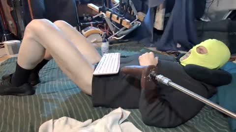 Snapshot of gregbball1 chatting on January 3, 9:47 am electrogee1 online show from January 3, 9:47 am