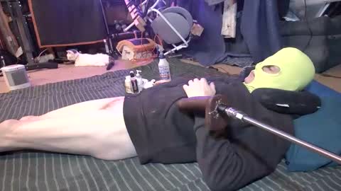 Snapshot of gregbball1 chatting on January 1, 5:43 am electrogee1 online show from January 1, 5:43 am