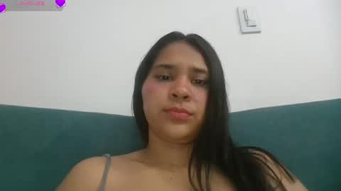 Snapshot of greicy098 chatting on October 24, 12:11 am grei online show from October 24, 12:11 am