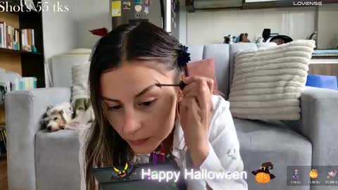 Snapshot of greta_miss chatting on October 31, 2:50 pm  Emmy  online show from October 31, 2:50 pm