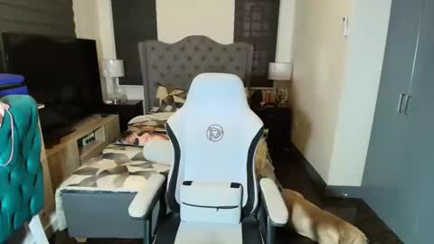 greta_v online show from November 8, 3:42 am